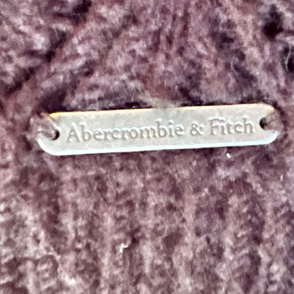 Abercrombie and Fitch sweater with cute diamond pattern. Very soft. - Picture 7 of 9